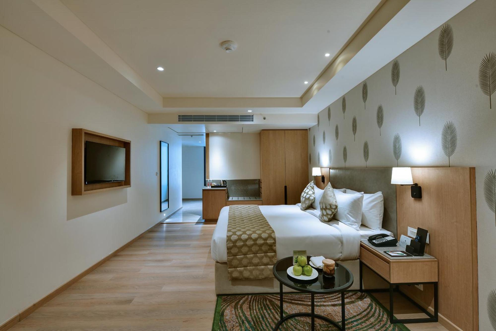 The Fern Residency, Gandhinagar Hotel Buitenkant foto